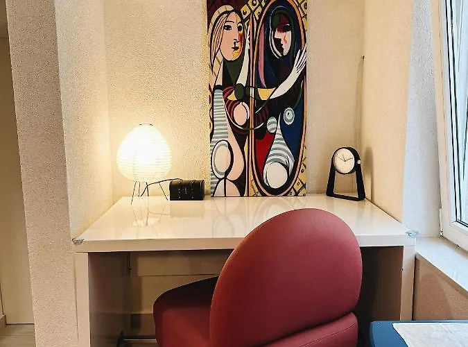Picasso Apartament *